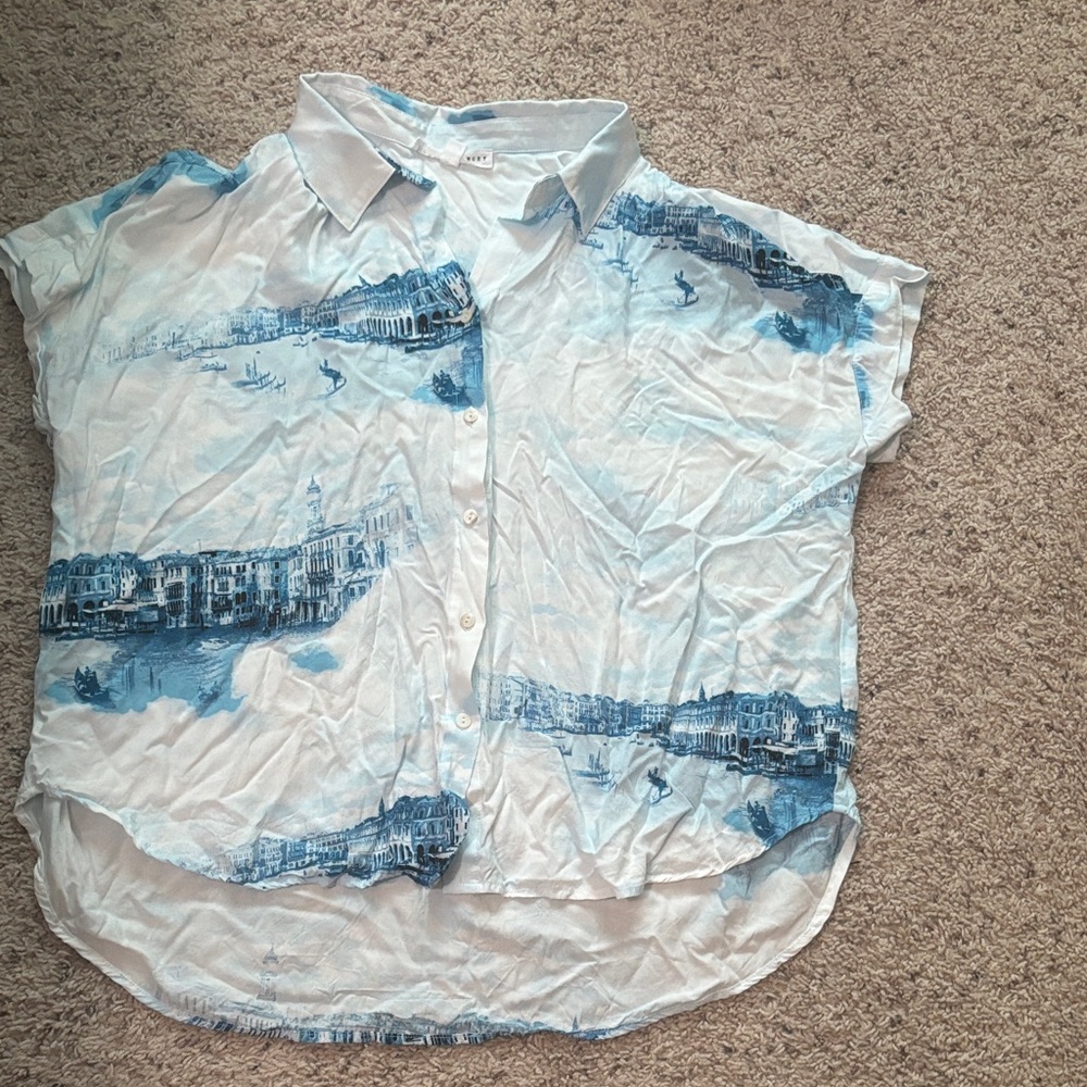 Jane + Delancey city print short sleeve top size L